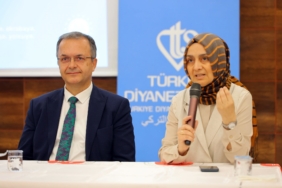 BAYBURT'TA AİLE AHLAKININ TEMEL DEĞERLERİ  KONFERANSTA ANLATILDI