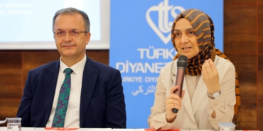 BAYBURT'TA AİLE AHLAKININ TEMEL DEĞERLERİ  KONFERANSTA ANLATILDI
