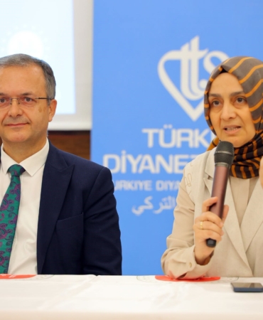 BAYBURT'TA AİLE AHLAKININ TEMEL DEĞERLERİ  KONFERANSTA ANLATILDI