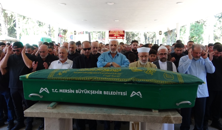 BELÇİKA'DA POLİS TARAFINDAN VURULDUĞU ÖNE SÜRÜLEN 4 ÇOCUK BABASI MERSİN'DE DEFNEDİLDİ HALİT ALTUN'UN AĞABEYİ MEHMET ALTUN: "ÇOCUKLARIN GÖZÜ ÖNÜNDE ÖLDÜRDÜ"