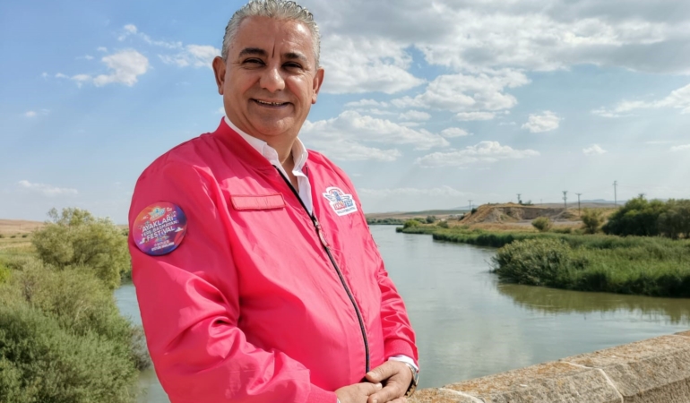 BEYAZAY DERNEĞİ ŞUBE BAŞKANI GÖÇMEN'DEN TEKNOLOJİ VE FIRSAT EŞİTLİĞİ ÇAĞRISI