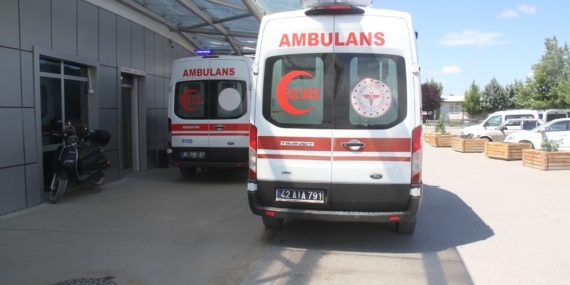 BEYŞEHİR'DE MOTOSİKLET KAZASI: 1 YARALI
