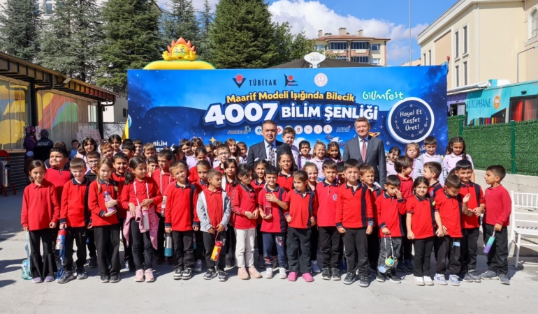 BİLECİK'TE 9 BİN 645 KİŞİLİK BİLİM ŞENLİĞİ