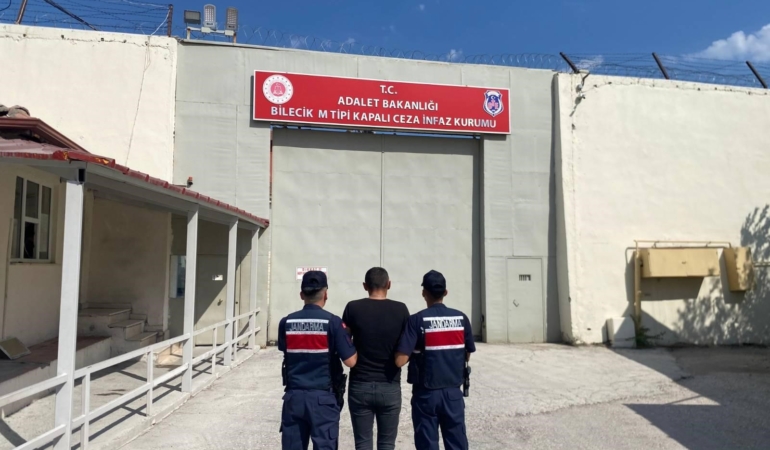 BİLECİK'TE 'DOLANDIRICILIK' SUÇUNDAN 3 YIL 9 AY HAPİS CEZASI OLAN ŞAHIS YAKALANDI