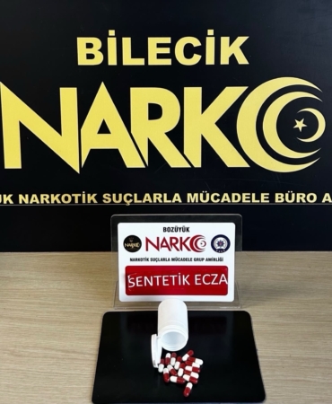 BİLECİK'TE ŞEHİRLERARASI OTOBÜSTE UYUŞTURUCU OPERASYONU