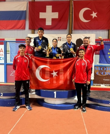 BİNGÖLLÜ ÖĞRENCİ AVRUPA'DAN ALTIN MADALYA İLE DÖNDÜ