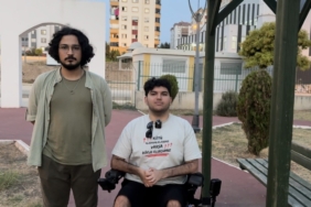 BİR GÜNLÜĞÜNE AKÜLÜ SANDALYEYE BİNDİ, ENGELLERİ YAŞAYARAK GÖRDÜ