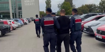 BOLU'DA SAHTE ALTINLARI KUYUMCULARA SATMAYA ÇALIŞAN 3 ŞÜPHELİ SUÇÜSTÜ YAKALANDI