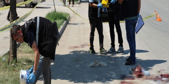 BOŞANMA DAVASINDAN ÇIKAN AİLELER BİRBİRİNE GİRDİ: 1 ÖLÜ, 5 YARALI