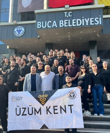 BUCA BELEDİYESİNİN 7 AYDIR MAAŞ ÖDEMEDİĞİ ÇALIŞANLAR: "ÇARESİZ DURUMDAYIZ"