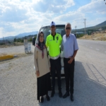 BULAŞIK YIKAMA CEZASIYLA TÜRKİYE'NİN YÜZÜNÜ GÜLDÜREN TRAFİK POLİSİ KONUŞTU: "O SICAKTA GÖNLÜM EL VERMEDİ" CEZA YEMEMEK İÇİN YOLDA EŞİNİ İNDİRİP SÜRÜCÜYE BULAŞIK CEZASI KESEN TRAFİK POLİSİ O ANLARI ANLATTI POLİS İLE GÜLÜMSETEN DİYALOGLARA GİREN SÜRÜCÜ: "AĞIR BİR CEZA VERMİŞ OLDU, CEZAYI AFFETMESİNİ İSTİYORUM"