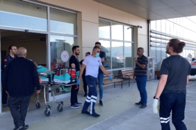 BURDUR'DAKİ 1 KİŞİNİN ÖLÜMÜYLE SONUÇLANAN DİYALİZ DAVASINDA İLK PROJEYİ HAZIRLAYAN SANIK MÜHENDİS: "PROJEDE DEĞİŞİKLİK YAPILMASAYDI BU OLAY YAŞANMAZDI" DİYALİZ SIRASINDA HASTALARIN VÜCUDUNA ANTİFRİZLİ SU GİRDİĞİ TESPİT EDİLEN VE 1 OLAYDA İLK DURUŞMA GÖRÜLDÜ DİYALİZ SONRASINDA RAHATSIZLANAN HASTA: "11 GÜN YOĞUN BAKIMDA YATTIM VE BUNUN 8 GÜNÜ ENTÜBEYDİM"