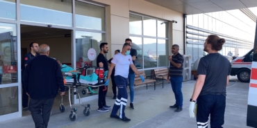 BURDUR'DAKİ 1 KİŞİNİN ÖLÜMÜYLE SONUÇLANAN DİYALİZ DAVASINDA İLK PROJEYİ HAZIRLAYAN SANIK MÜHENDİS: "PROJEDE DEĞİŞİKLİK YAPILMASAYDI BU OLAY YAŞANMAZDI" DİYALİZ SIRASINDA HASTALARIN VÜCUDUNA ANTİFRİZLİ SU GİRDİĞİ TESPİT EDİLEN VE 1 OLAYDA İLK DURUŞMA GÖRÜLDÜ DİYALİZ SONRASINDA RAHATSIZLANAN HASTA: "11 GÜN YOĞUN BAKIMDA YATTIM VE BUNUN 8 GÜNÜ ENTÜBEYDİM"