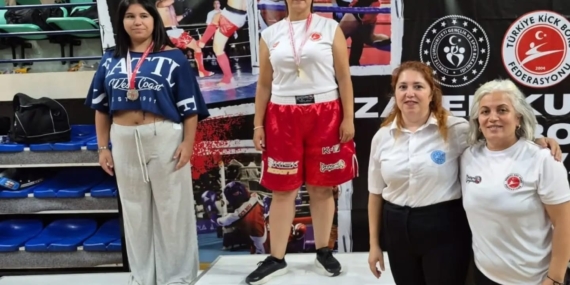 BURDURLU KİCK BOKSÇULARDAN, ZAFER KUPASI'NDA 10 MADALYA