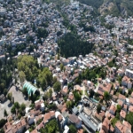 BURSA'DA ÖYLE BİR MAHALLE VAR Kİ SUÇLULAR SOKAĞINDAN GEÇEMİYOR BURSA'NIN O MAHALLESİ KAMERALARLA DONATILDI ÇOCUK VE KADINLARIN RAHAT HAREKET ETTİĞİ MAHALLEDE, VUKUATLAR BİTME NOKTASINA GELDİ PINARBAŞI MAHALLE MUHTARI MEHMET DURSUN: "ARTIK SIKINTI OLUŞTURABİLECEK KİŞİ BİLE SOKAKLARIMIZDAN GEÇMİYOR"