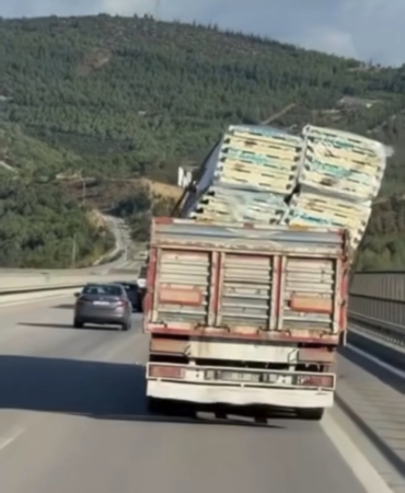 BURSA'DA TEHLİKELİ TAŞIMACILIK KAMERADA