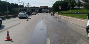 BURSA'DA YOLA DÖKÜLEN KİMYASAL MADDE PANİĞE SEBEP OLDU, TRAFİK KİLİTLENDİ