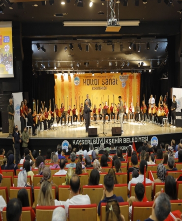 BÜYÜKŞEHİR BELEDİYESİ KONSERVATUVARI'NDA BİN 865 KURSİYER SERTİFİKA ALDI