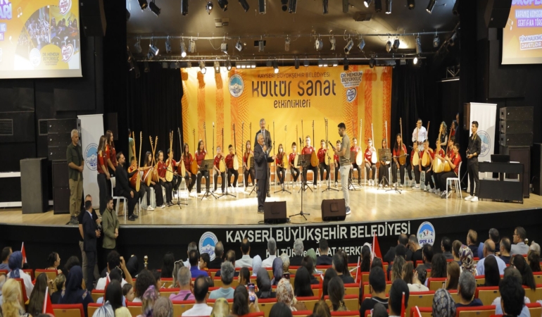 BÜYÜKŞEHİR BELEDİYESİ KONSERVATUVARI'NDA BİN 865 KURSİYER SERTİFİKA ALDI