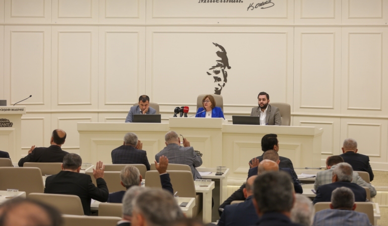 BÜYÜKŞEHİR'DEN ÇİFTÇİYE MAZOT DESTEĞİ 2026'DA DA DEVAM EDECEK