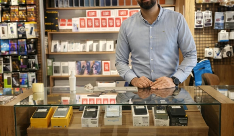 Çivril’de Telefon ve Elektroniğin Adresi: 7 Kardeşler GSM