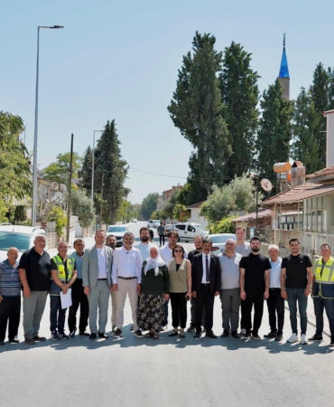 ÇİVRİL'DE ULAŞIM VE ALTYAPIYA BÜYÜK DOKUNUŞ ÇİVRİL'DE 33 BİN METREKARE PARKE DÖŞENİYOR