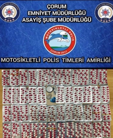 ÇORUM'DA ASAYİŞ UYGULAMALARINDA SİLAH VE UYUŞTURUCU MADDELER ELE GEÇİRİLDİ