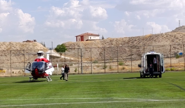 DARENDE'DE 97 YAŞINDAKİ HASTA HAVA AMBULANSIYLA MALATYA'YA SEVK EDİLDİ