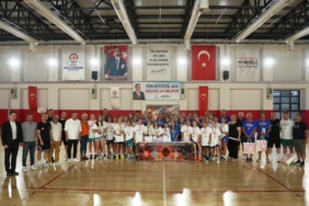 DENİZLİ BÜYÜKŞEHİR EV SAHİPLİĞİNDE EGE'NİN İKİ YAKASI BULUŞTU ULUSLARARASI EGE DOSTLUK BASKETBOL TURNUVASI'NDA CENTİLMENLİK KAZANDI