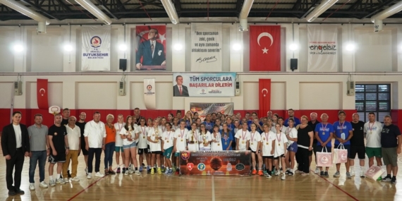 DENİZLİ BÜYÜKŞEHİR EV SAHİPLİĞİNDE EGE'NİN İKİ YAKASI BULUŞTU ULUSLARARASI EGE DOSTLUK BASKETBOL TURNUVASI'NDA CENTİLMENLİK KAZANDI