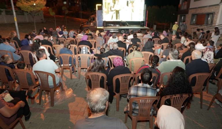 DENİZLİ'DE 'KÖYÜMDE SİNEMA GÜNLERİ' İLE NOSTALJİ RÜZGARI SÜRÜYOR
