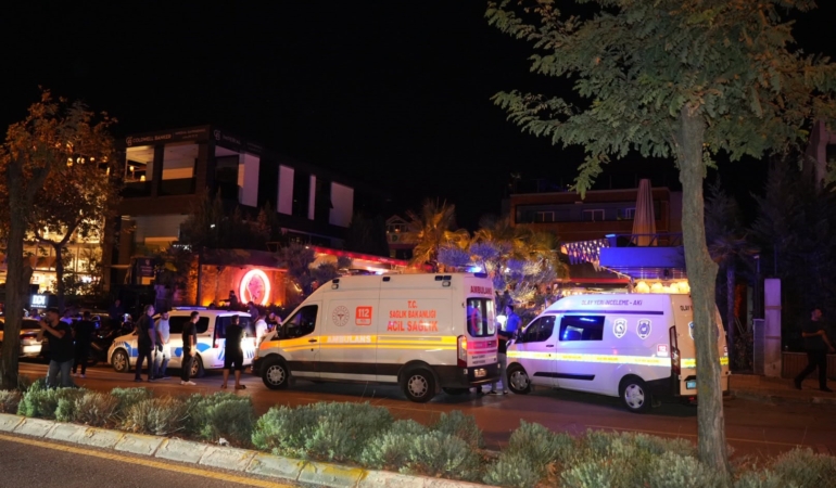 DENİZLİ'DE KAFEYE SİLAHLI SALDIRI: 2 ÖLÜ, 4 YARALI