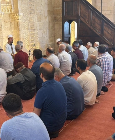 DEPREMDE HASAR GÖREN TARİHİ CAMİDE 3,5 YIL SONRA İLK CUMA NAMAZI