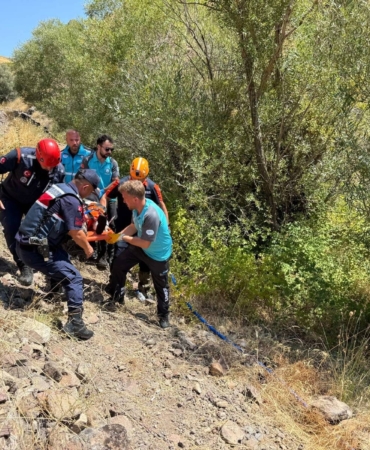 DERE YATAĞINA DÜŞEN VATANDAŞ KURTARILDI