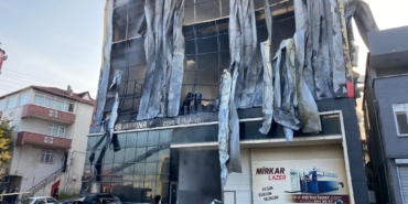 DİLOVASI'NDAKİ FABRİKA YANGINI DAVASINDA KAMU GÖREVLİLERİ SAVUNMA YAPTI 7 KİŞİNİN ÖLDÜĞÜ YANGIN DAVASINDA DURUŞMAYA YARIN DEVAM EDİLECEK ANA DOSYAYLA BİRLEŞTİRİLEN 7 KAMU GÖREVLİSİNİN SAVUNMALARI ALINDI