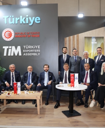 DOĞAL TAŞTA TÜRKİYE LİDERİ DENİZLİ, İTALYA'DA DÜNYA VİTRİNİNE TAŞINDI