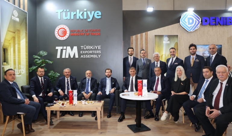 DOĞAL TAŞTA TÜRKİYE LİDERİ DENİZLİ, İTALYA'DA DÜNYA VİTRİNİNE TAŞINDI
