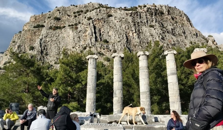 DOĞASEVERLER, ANADOLU'NUN POMPEİSİ PRİENE ANTİK KENTİ'NE DİKKAT ÇEKTİ