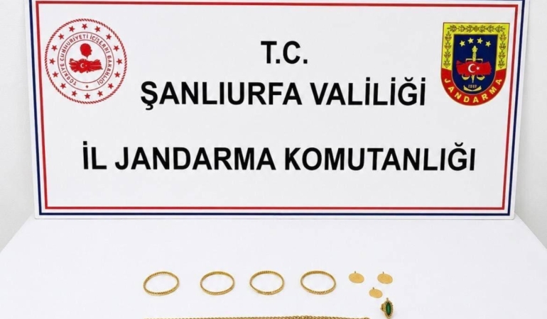 DOLANDIRDIĞI KİŞİDEN ALDIĞI ALTINLARI SATMAYA ÇALIŞAN ŞAHIS YAKALANDI
