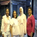 DÖRT ARKADAŞ, AYNI DÖNEMDE YAKALANDIKLARI MEME KANSERİNİ BİRLİKTE YENDİ KANSERİ BİRBİRLERİNE DESTEK OLARAK YENDİLER, SAĞLIKLARINA KAVUŞUNCA KUTLAMA YAPTILAR