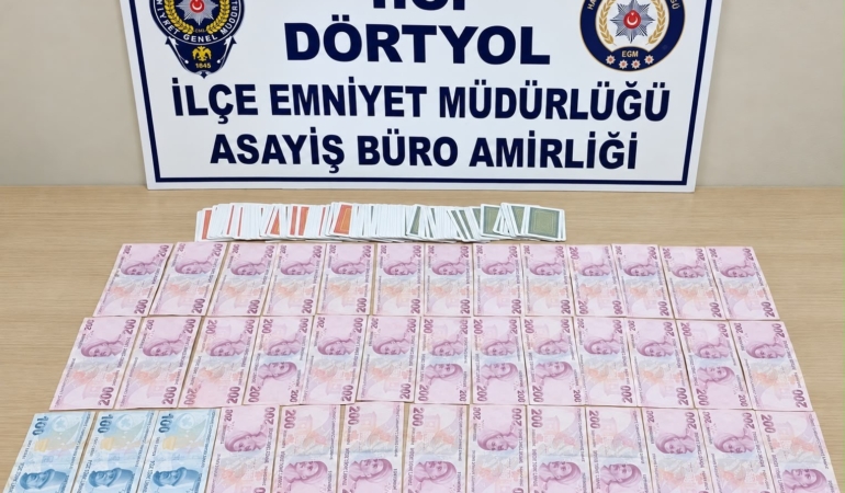 DÖRTYOL'DA İŞ YERİNDE KUMAR OYNAYAN 5 KİŞİYE 58 BİN 20 TL CEZA
