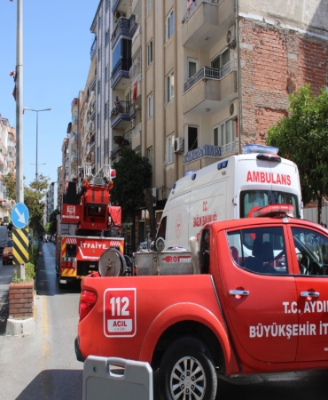 EFELER'DE DOĞAL GAZ KAÇAĞI PANİĞİ, 6 KATLI BİNA TAHLİYE EDİLDİ