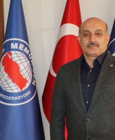 EĞİTİM BİR-SEN ADANA ŞUBE BAŞKANI SARIGEÇİLİ : "EĞİTİMDE VİZYONUMUZ GÜNÜBİRLİK TEDBİRLER DEĞİL, KALICI ÇÖZÜM OLMALIDIR"
