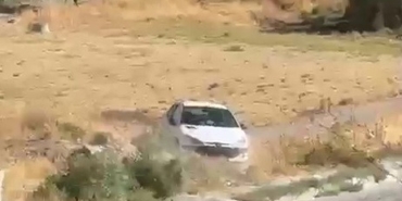 EL FRENİ ÇEKİLMEYEN OTOMOBİL ŞARAMPOLE YUVARLANDI