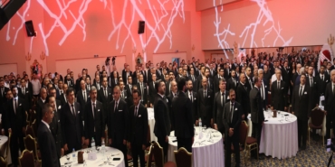 ELAZIĞ TSO BAŞKANI ALAN: "BİZİM İÇİN VİZYON, SÖYLENEN SÖZ DEĞİL, BAŞLATILAN İŞTİR" ELAZIĞ TİCARET VE SANAYİ ODASI BAŞKANI İDRİS ALAN: "ETAK AVRUPA'DA VE ORTA DOĞU'DA ELAZIĞ'IN MARKASI OLACAK" "ELAZIĞ TİCARET VE SANAYİ ODASI MESLEKİ VE TEKNİK ANADOLU LİSESİ'Nİ ŞEHRİMİZE KAZANDIRIYORUZ" "BİZ MEZUN VEREN DEĞİL, İŞVEREN BİR OKUL KURACAĞIZ" "HERKES BİLİR Kİ İDRİS ALAN SÖZ VERİRSE, TUTAR"