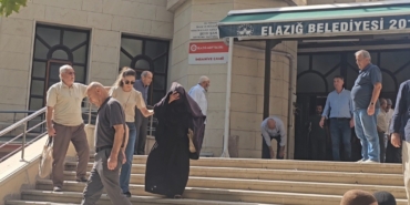ELAZIĞ'DA DİLENCİLERE ZABITA OPERASYONU: BAHANELERİ PES DEDİRTTİ