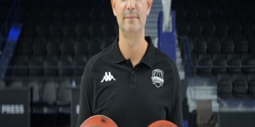 ENDER ARSLAN: "DÜNYA KUPASI'NDA HEDEFİMİZ YİNE TEPELERDE OLMAK" A MİLLİ ERKEK BASKETBOL TAKIMI YARDIMCI ANTRENÖRÜ ENDER ARSLAN: "OYUNCULARIN BİRBİRLERİ ARASINDAKİ İLİŞKİ ÜST SEVİYEDE"