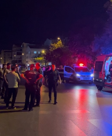 EŞİNE SALDIRDIĞI İDDİA EDİLEN ŞAHIS POLİSE SALDIRDI, BİBER GAZIYLA ETKİSİZ HALE GETİRİLDİ