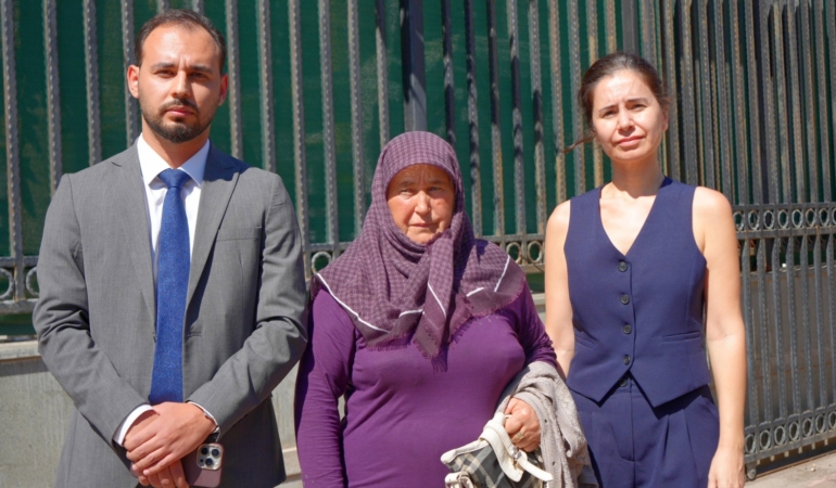 EV BEKLERKEN BİRİKİMLERİNDEN OLDULAR SOLUĞU ADLİYEDE ALDILAR MÜTEAHHİT TARAFINDAN DOLANDIRILDIKLARI İDDİASIYLA SUÇ DUYURUSUNDA BULUNDULAR 70 ÇEYREK ALTIN, 6 DÖNÜM TARLA VERDİ, EVİNE KAVUŞAMADI