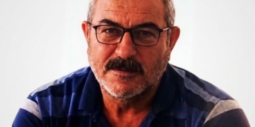 EVİNİN ÖNÜNDE CANSIZ BEDENİ BULUNDU